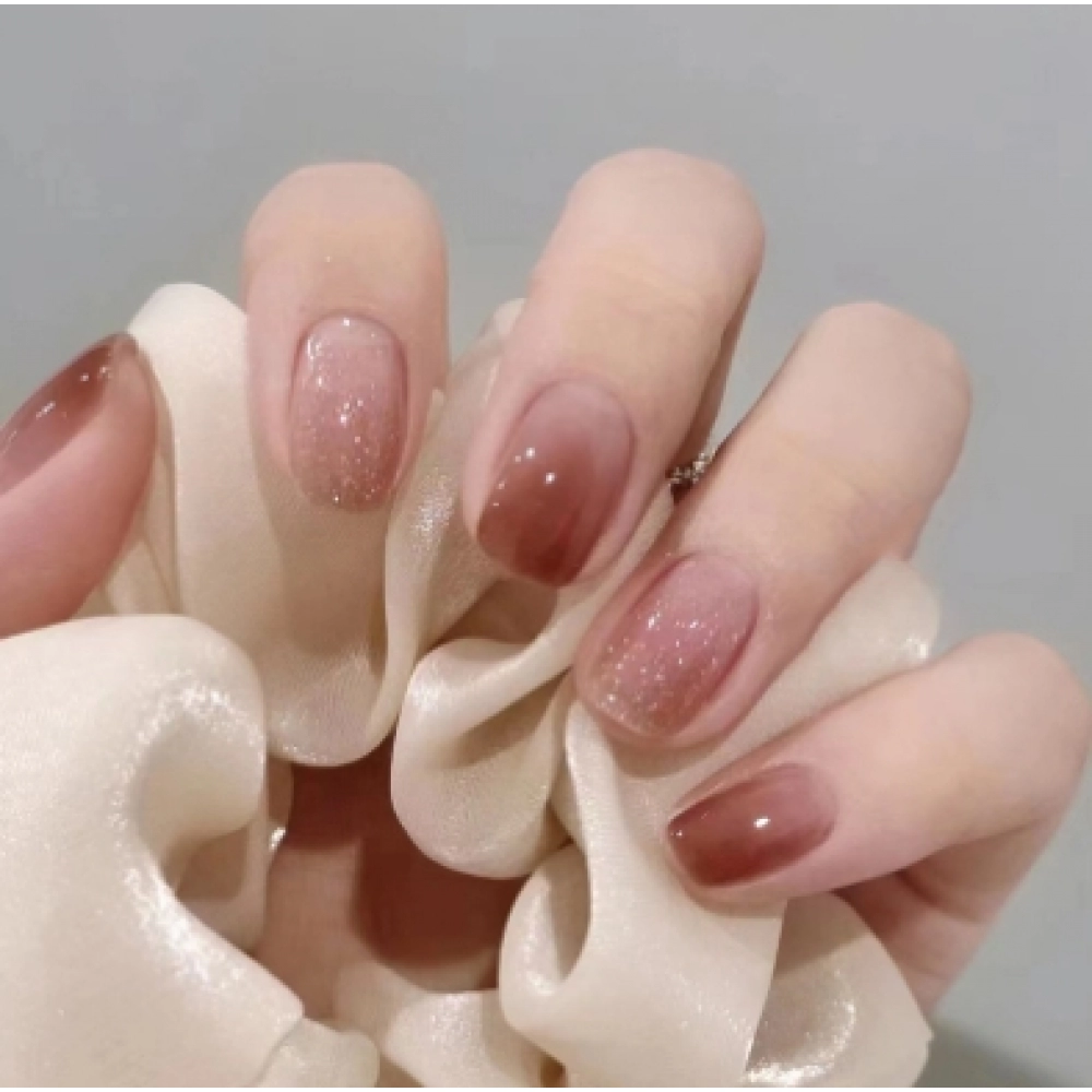 Short wearing nail with simple jumping color, ice transparent red brown nail art, gradient whitening temperament, 24 pieces of fake nails