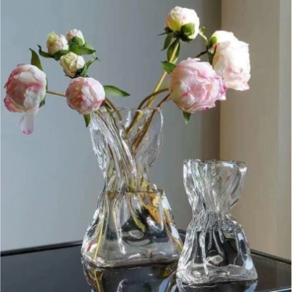 Elegant, minimalist, creative, irregular, homestay vase, transparent glass, living room table, flower arrangement, water nourishing decoration