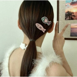 Cartoon small fish hair clip, girl's heart, childlike fun, acrylic bangs clip, cute hair clip, side clip, hair accessory